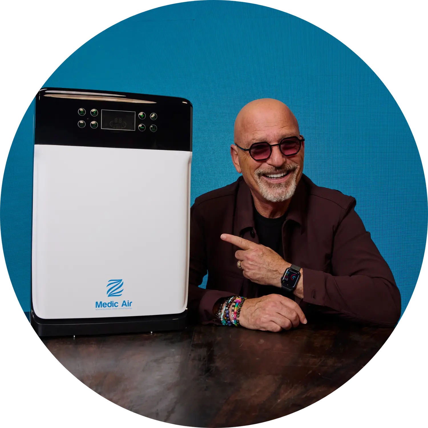 Howie Mandell with the ZMedicAir's Revolutionary Patented Wellness Device